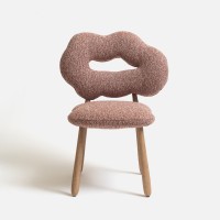 <a href="https://www.galeriegosserez.com/artistes/donnersberg-emma.html">Emma Donnersberg</a> - Cloud Chair Cirrus - Chêne/Amanda